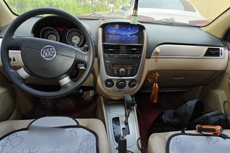 Used Buick Excelle 2013 1.5L Automatic Classic Model Center Console