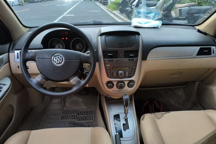 Used Buick Excelle 2013 1.5L Automatic Classic Model Center Console