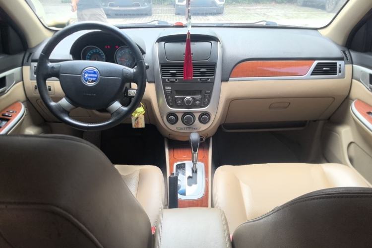 Used Buick Excelle 2013 1.5L Automatic Luxury Model Center Console
