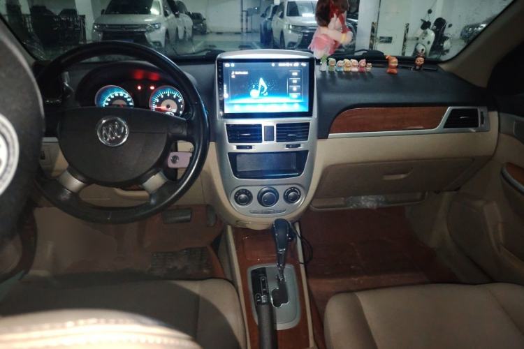 Used Buick Excelle 2013 1.5L Automatic Luxury Model Center Console