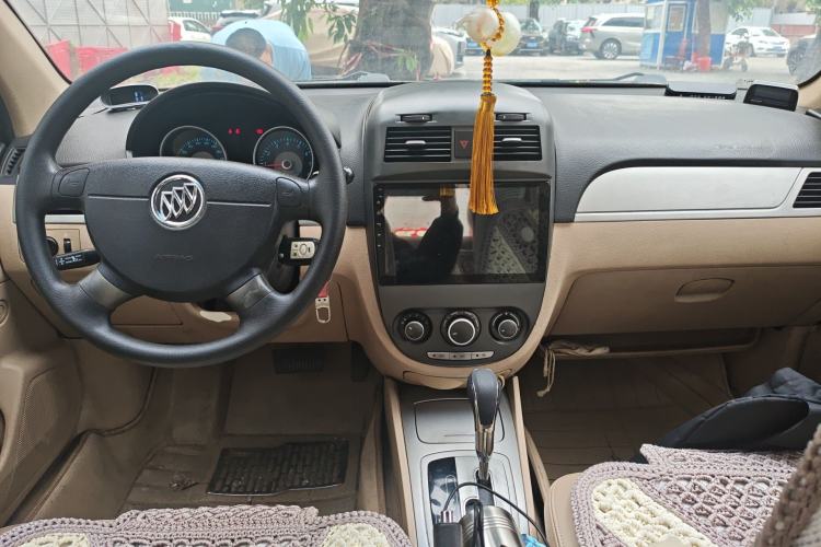 Used Buick Excelle 2013 1.5L Automatic Classic Model Center Console