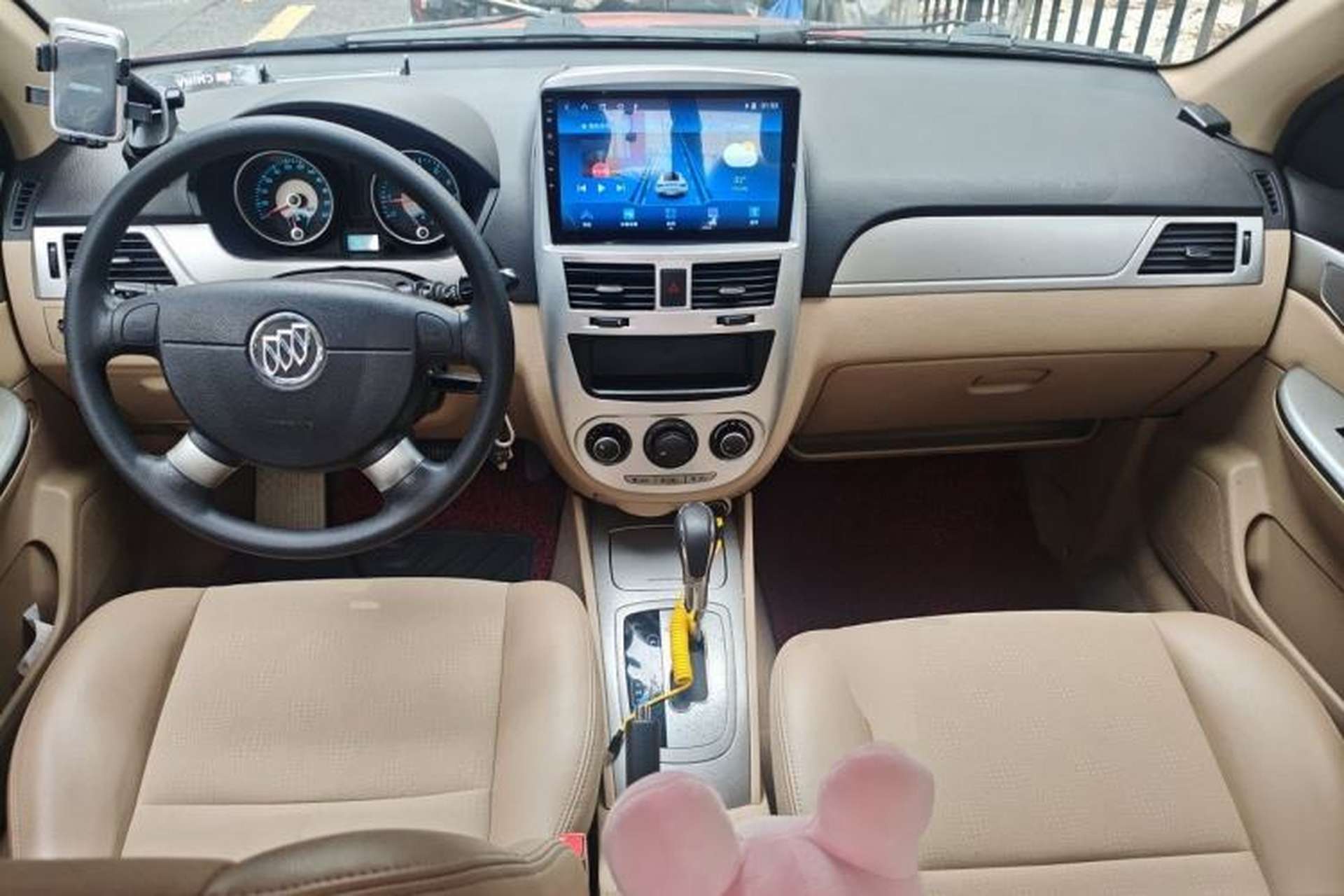 Used Buick Excelle 2013 1.5L Automatic Classic Model Center Console