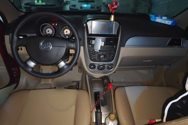 Used Buick Excelle 2013 1.5L Automatic Classic Model Center Console