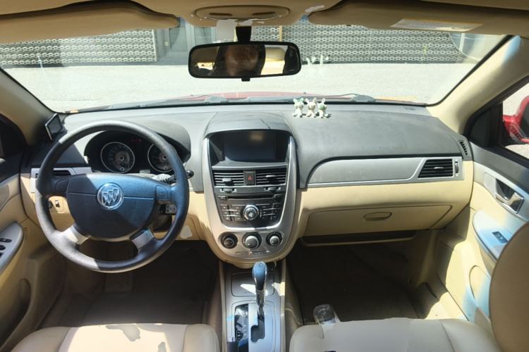 Used Buick Excelle 2013 1.5L Automatic Classic Model Center Console