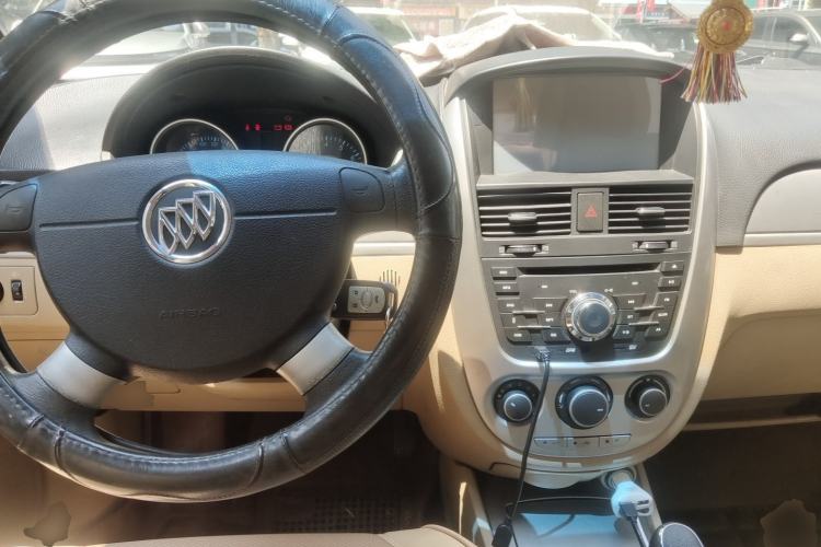 Used Buick Excelle 2013 1.5L Automatic Classic Model Center Console