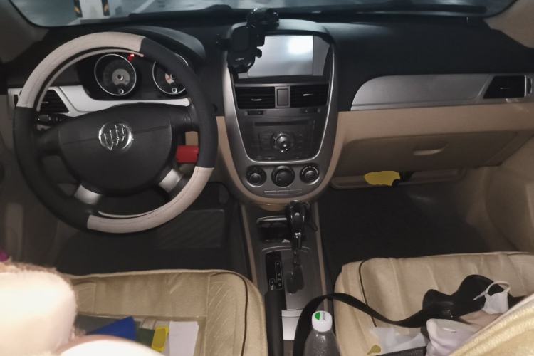 Used Buick Excelle 2013 1.5L Automatic Classic Model Center Console