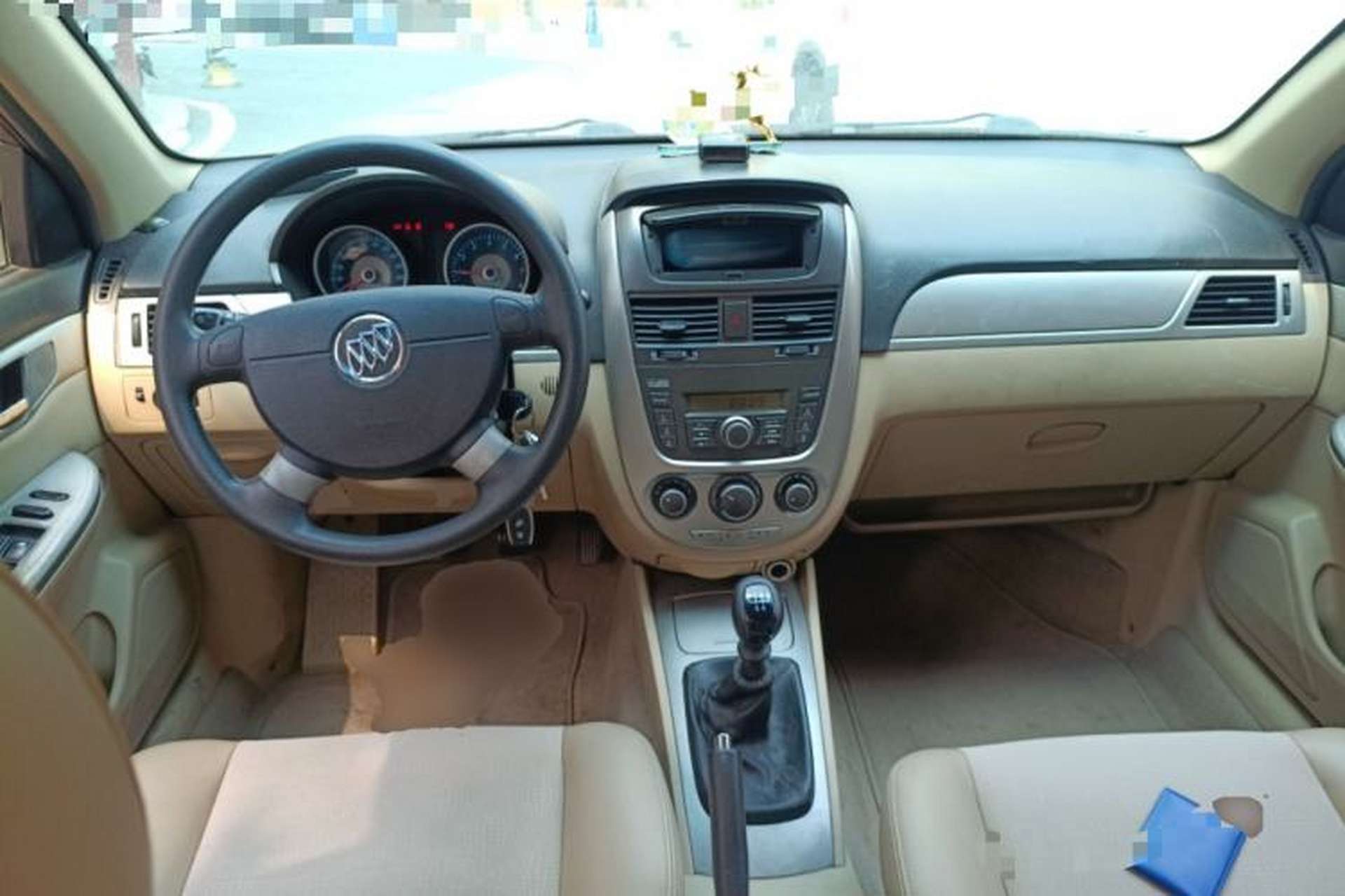 Used Buick Excelle 2013 1.5L Manual Classic Model Center Console