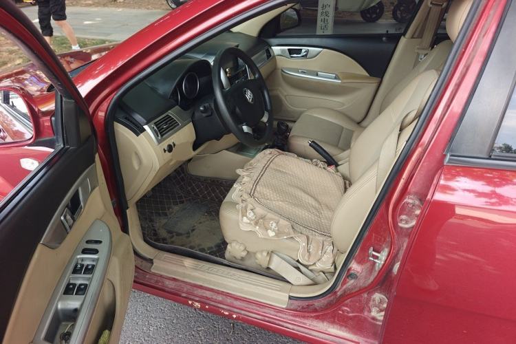 Used Buick Excelle 2013 1.5L Manual Classic Model Driver Seat