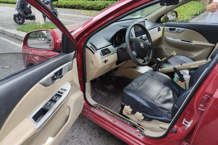 Used Buick Excelle 2013 1.5L Manual Classic Model Driver Seat