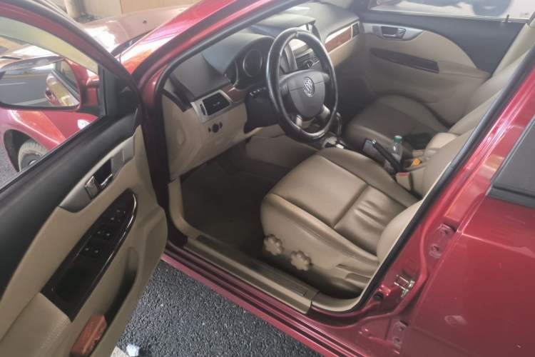 Used Buick Excelle 2013 1.5L Automatic Luxury Model Driver Seat