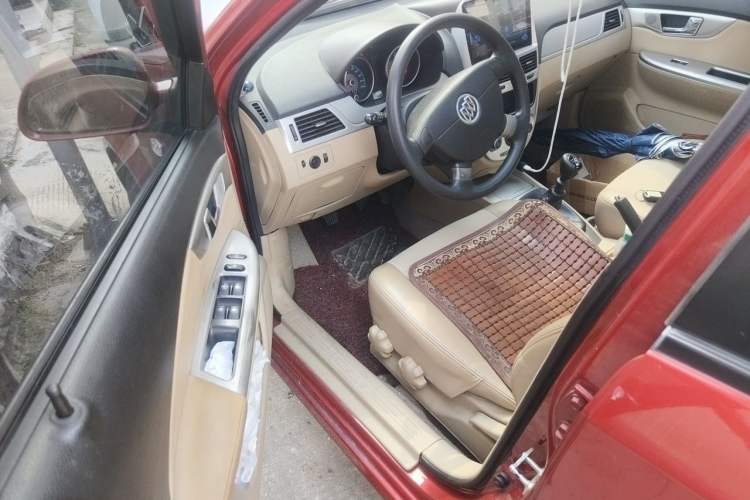 Used Buick Excelle 2013 1.5L Manual Classic Model Driver Seat