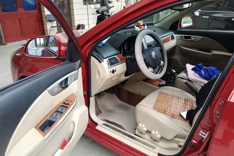 Used Buick Excelle 2013 1.5L Manual Luxury Model Driver Seat
