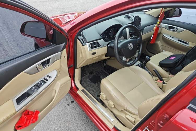 Used Buick Excelle 2013 1.5L Manual Classic Model Driver Seat