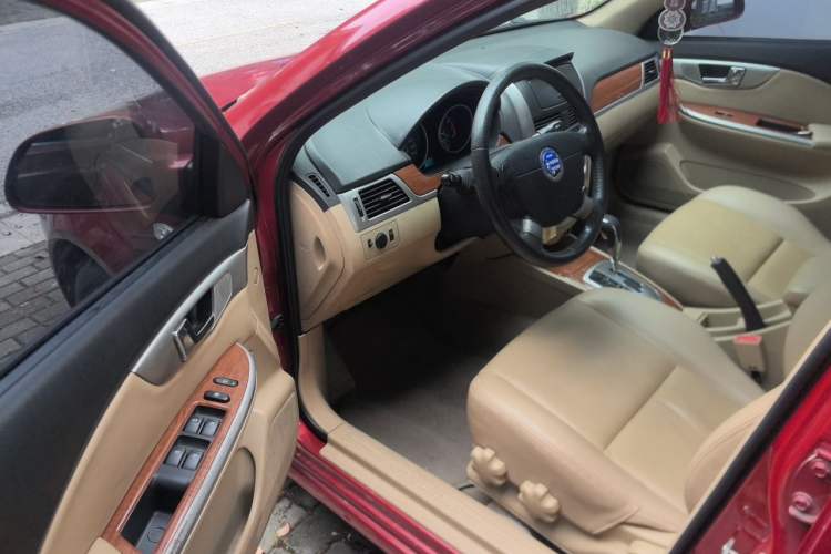 Used Buick Excelle 2013 1.5L Automatic Luxury Model Driver Seat