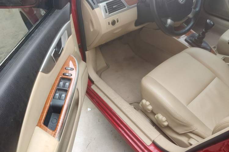 Used Buick Excelle 2013 1.5L Manual Luxury Model Driver Seat