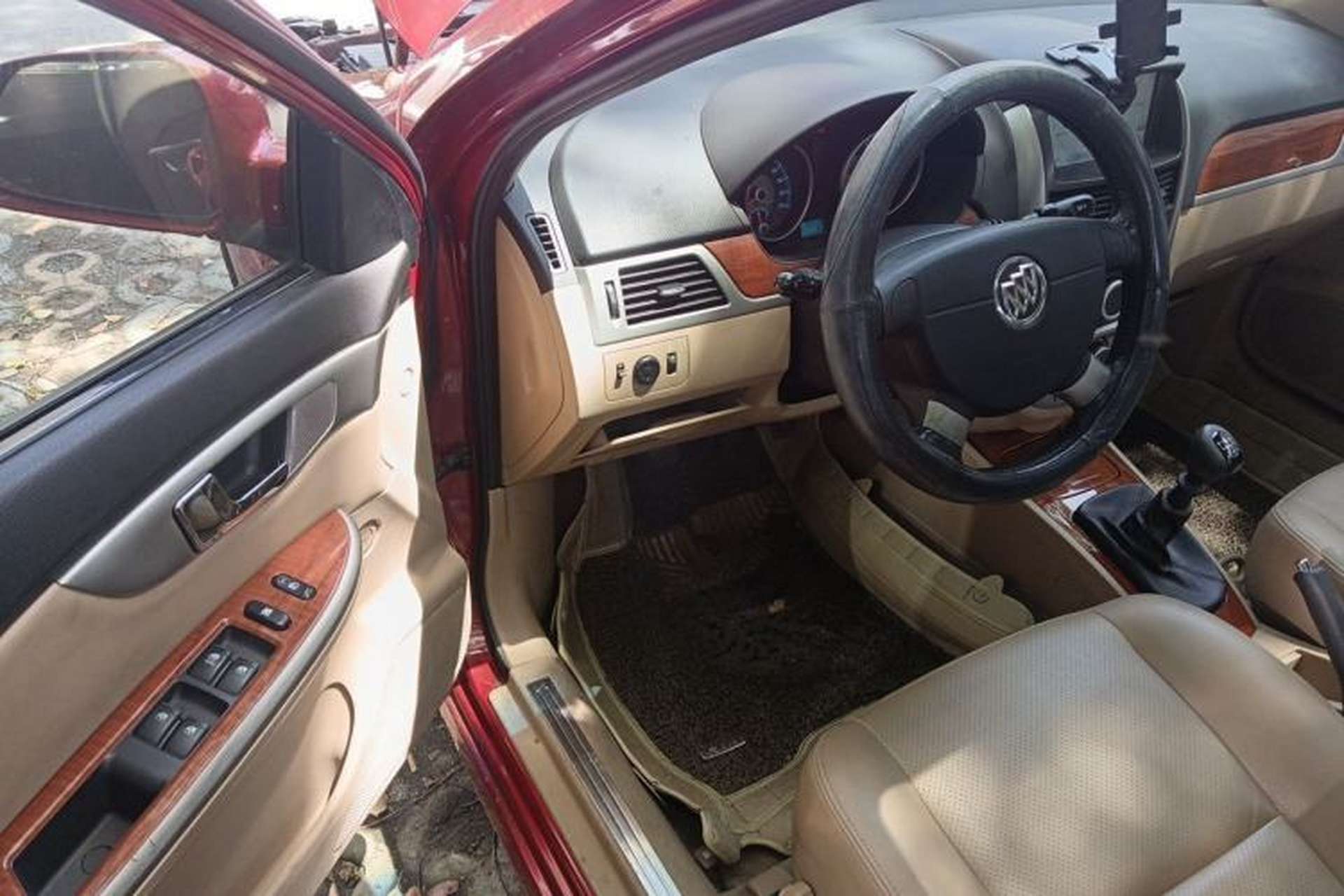 Used Buick Excelle 2013 1.5L Manual Luxury Model Driver Seat