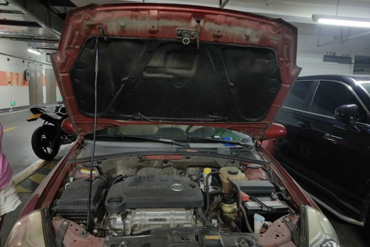 Used Buick Excelle 2013 1.5L Automatic Classic Model Engine Bay