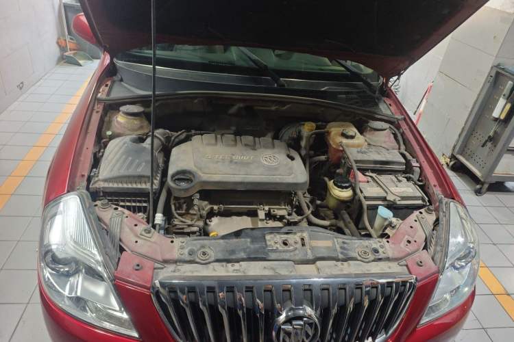 Used Buick Excelle 2013 1.5L Automatic Luxury Model Engine Bay