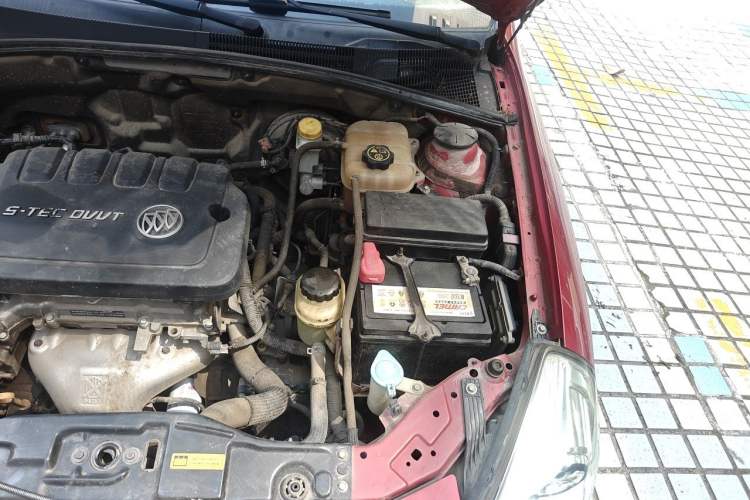 Used Buick Excelle 2013 1.5L Automatic Classic Model Engine Bay Left
