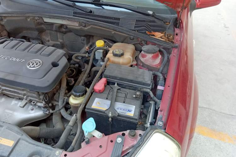 Used Buick Excelle 2013 1.5L Automatic Luxury Model Engine Bay Left