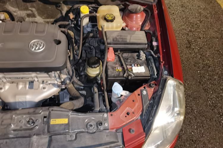 Used Buick Excelle 2013 1.5L Automatic Luxury Model Engine Bay Left