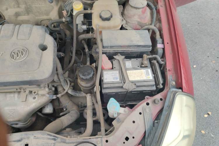 Used Buick Excelle 2013 1.5L Automatic Classic Model Engine Bay Left