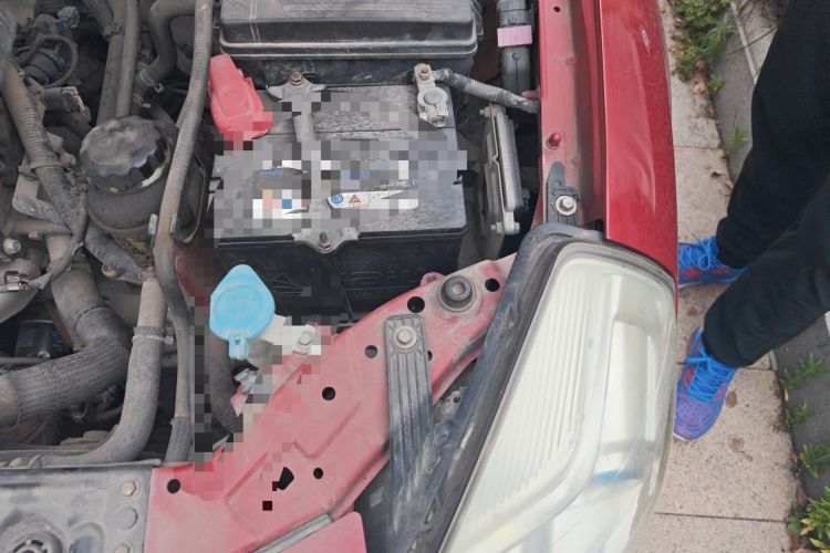 Used Buick Excelle 2013 1.5L Automatic Classic Model Engine Bay Left