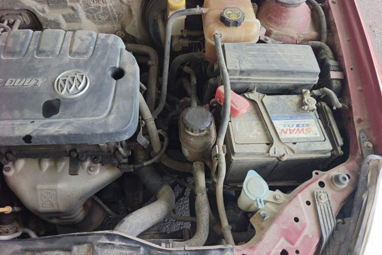 Used Buick Excelle 2013 1.5L Manual Classic Model Engine Bay Left