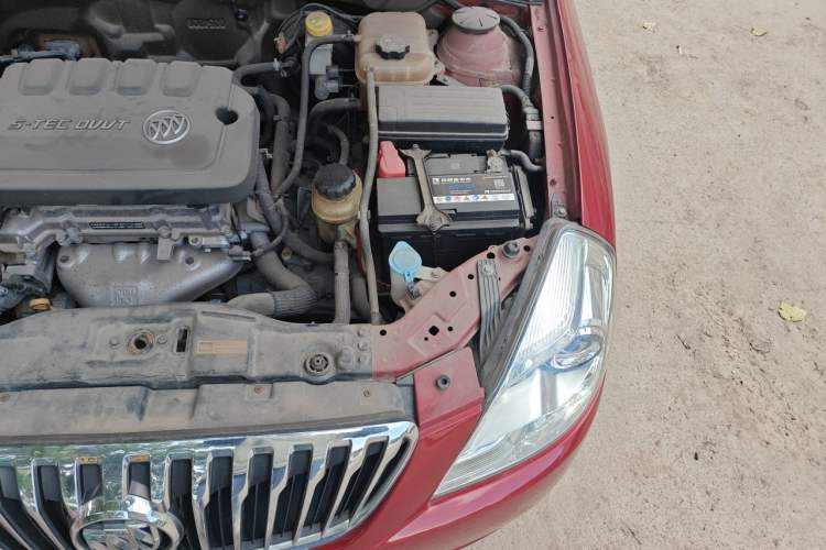 Used Buick Excelle 2013 1.5L Automatic Luxury Model Engine Bay Left