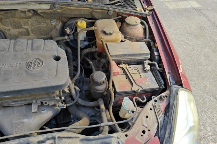 Used Buick Excelle 2013 1.5L Automatic Classic Model Engine Bay Left