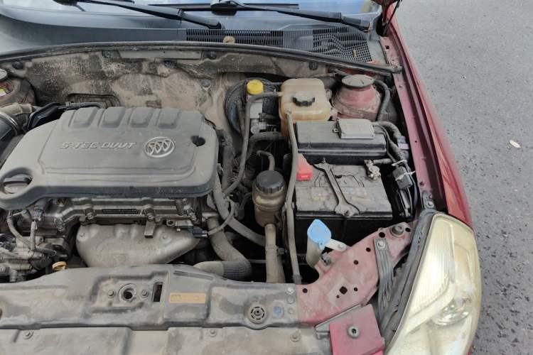 Used Buick Excelle 2013 1.5L Manual Classic Model Engine Bay Left