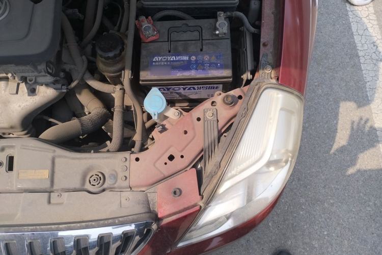Used Buick Excelle 2013 1.5L Automatic Classic Model Engine Bay Left