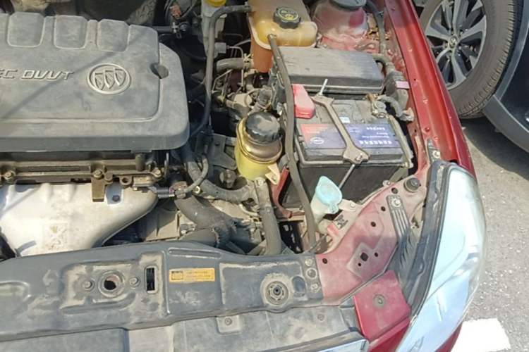 Used Buick Excelle 2013 1.5L Automatic Classic Model Engine Bay Left