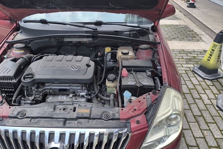 Used Buick Excelle 2013 1.5L Automatic Luxury Model Engine Bay Left