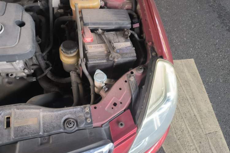 Used Buick Excelle 2013 1.5L Automatic Luxury Model Engine Bay Left