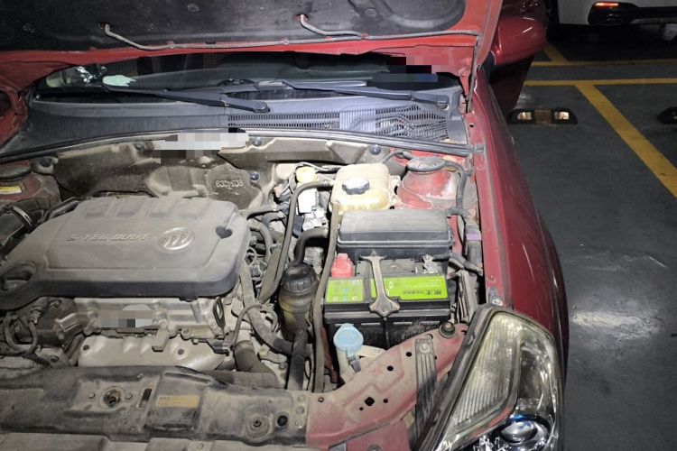 Used Buick Excelle 2013 1.5L Automatic Classic Model Engine Bay Left