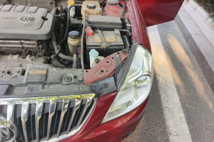 Used Buick Excelle 2013 1.5L Automatic Classic Model Engine Bay Left