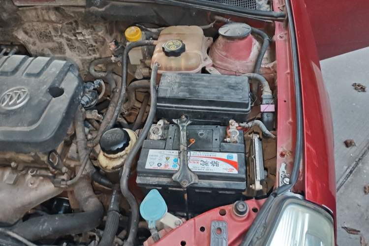 Used Buick Excelle 2013 1.5L Automatic Classic Model Engine Bay Left