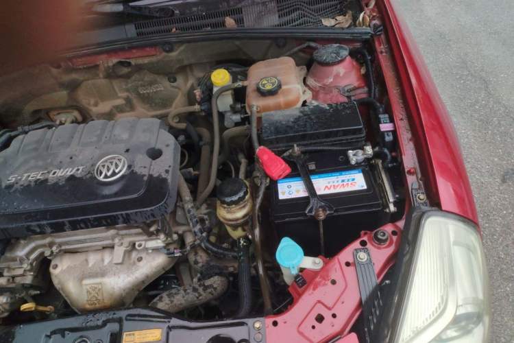 Used Buick Excelle 2013 1.5L Automatic Classic Model Engine Bay Left