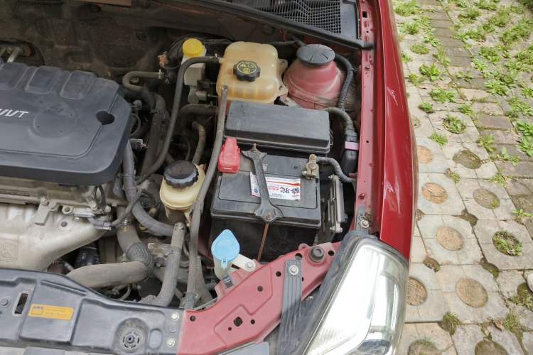 Used Buick Excelle 2013 1.5L Automatic Classic Model Engine Bay Left