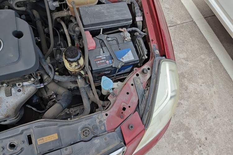 Used Buick Excelle 2013 1.5L Automatic Classic Model Engine Bay Left