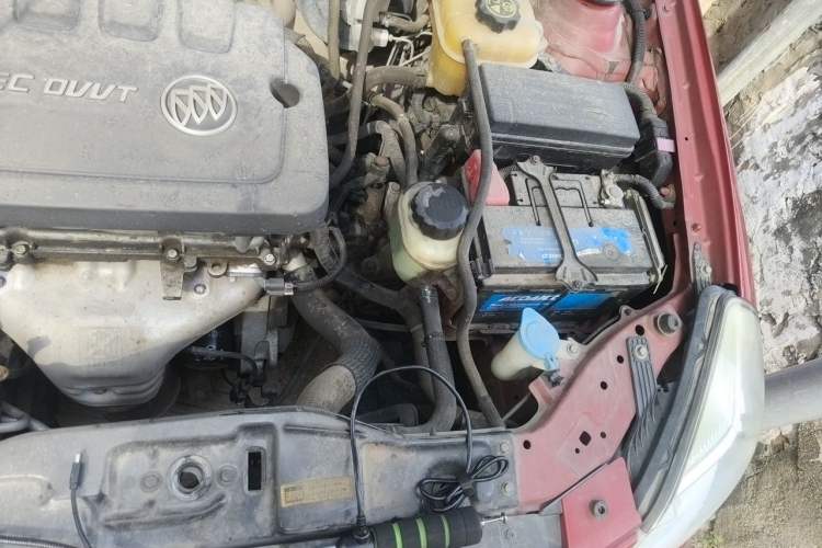 Used Buick Excelle 2013 1.5L Manual Classic Model Engine Bay Left