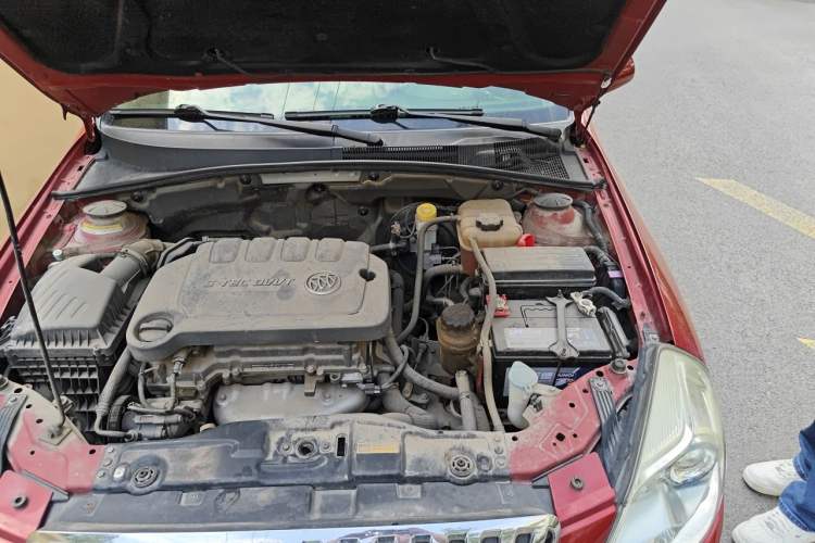 Used Buick Excelle 2013 1.5L Automatic Classic Model Engine Bay Left