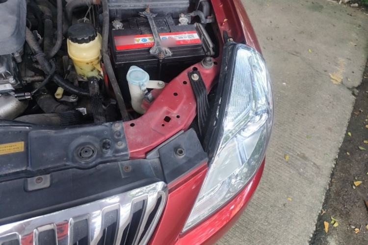 Used Buick Excelle 2013 1.5L Automatic Classic Model Engine Bay Left