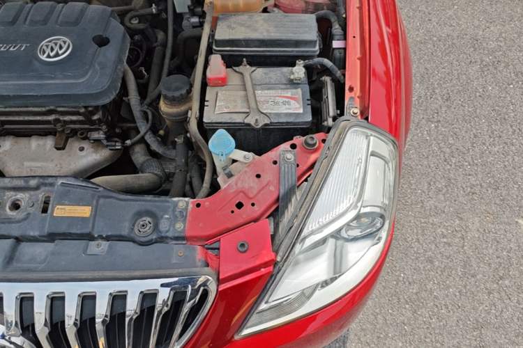 Used Buick Excelle 2013 1.5L Automatic Luxury Model Engine Bay Left