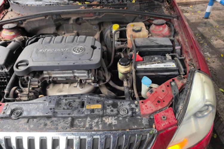 Used Buick Excelle 2013 1.5L Manual Classic Model Engine Bay Left