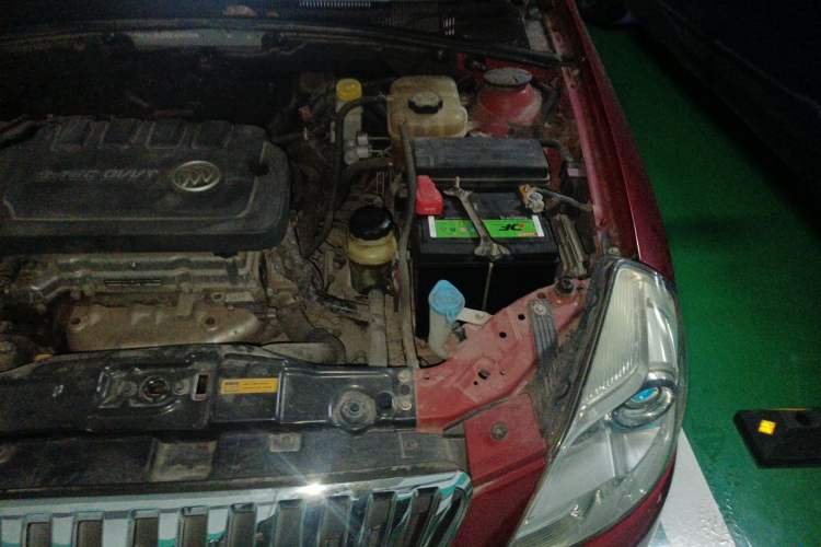 Used Buick Excelle 2013 1.5L Automatic Classic Model Engine Bay Left