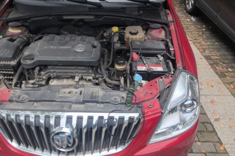 Used Buick Excelle 2013 1.5L Automatic Luxury Model Engine Bay Left