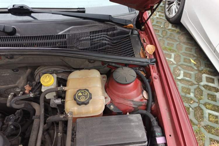 Used Buick Excelle 2013 1.5L Automatic Classic Model Engine Bay Left