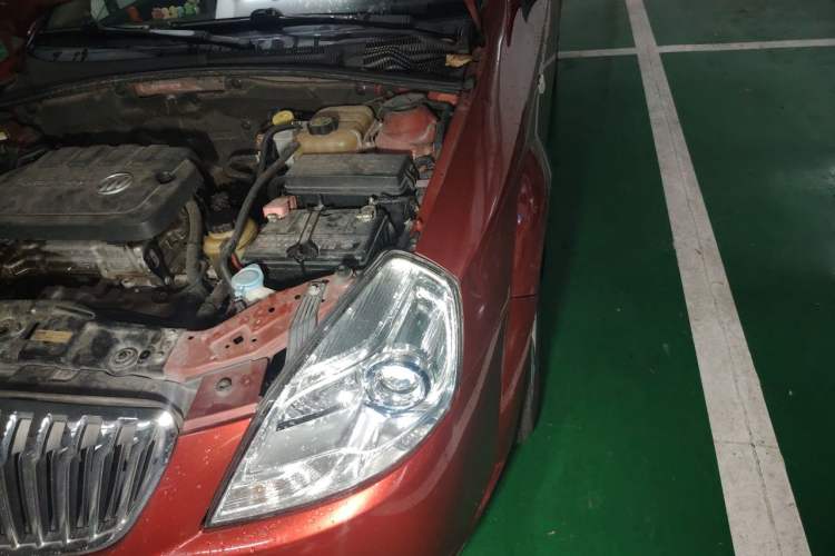 Used Buick Excelle 2013 1.5L Automatic Luxury Model Engine Bay Left
